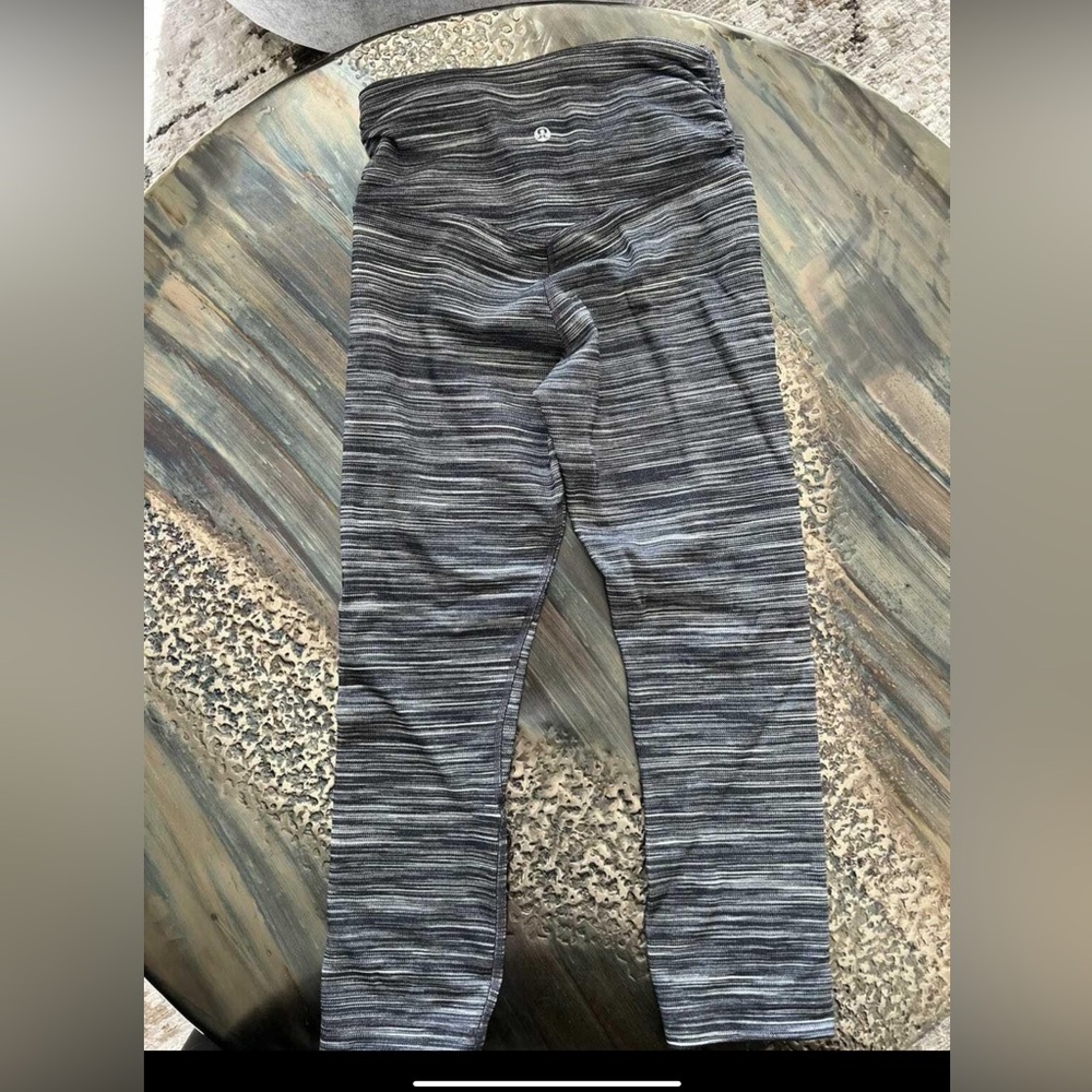 Lululemon align slight cropped leggings sz 6 heathered stripe *black gray white*